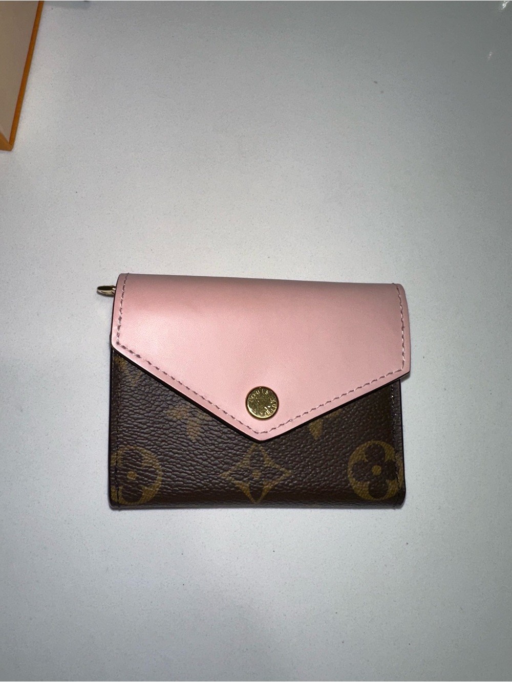 Louis Vuitton Zoé Wallet - Picture 2 of 16